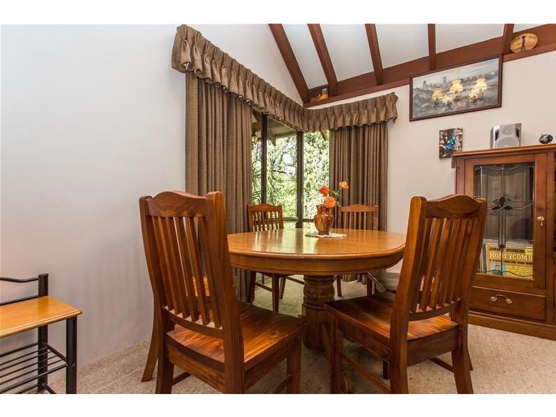 15 Vista Grove, Mount Nasura WA 6112