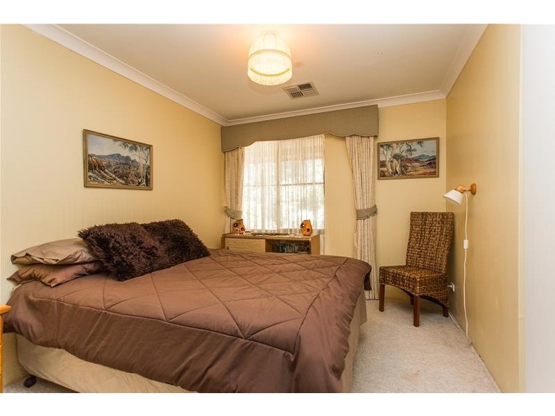 15 Vista Grove, Mount Nasura WA 6112