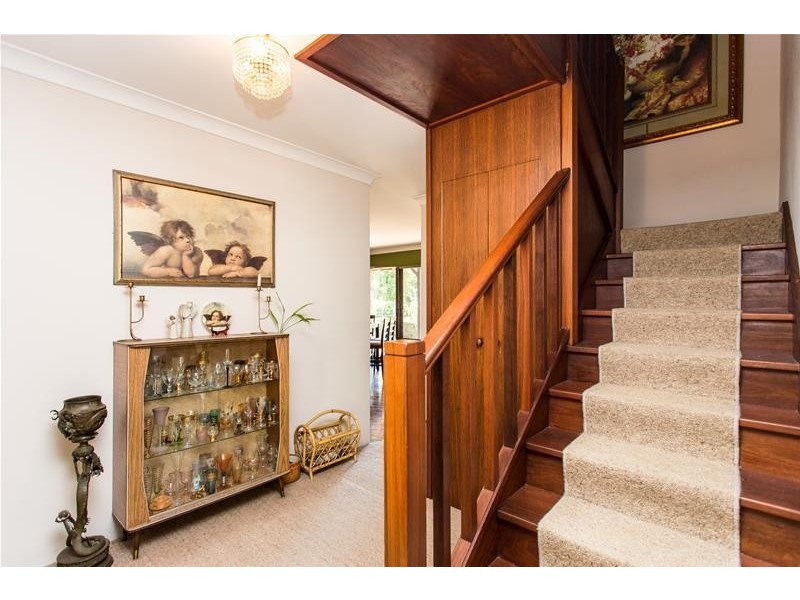 15 Vista Grove, Mount Nasura WA 6112