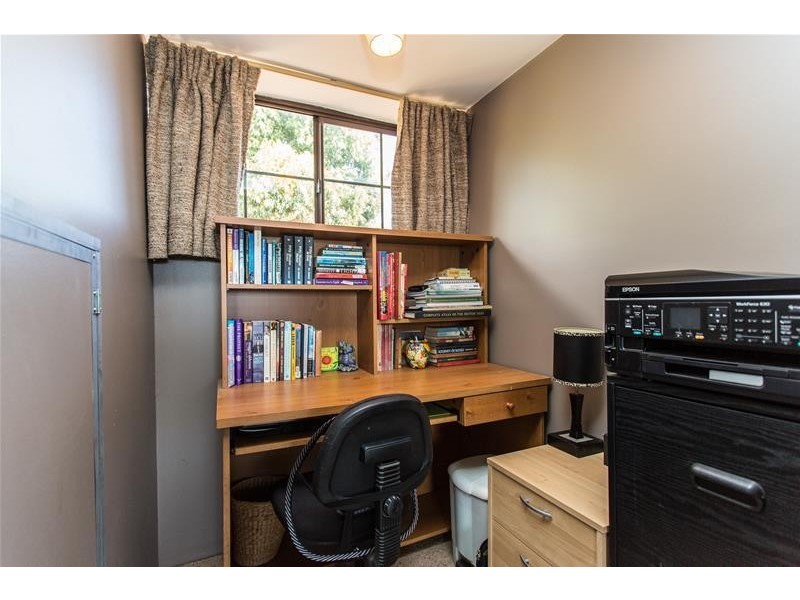 15 Vista Grove, Mount Nasura WA 6112