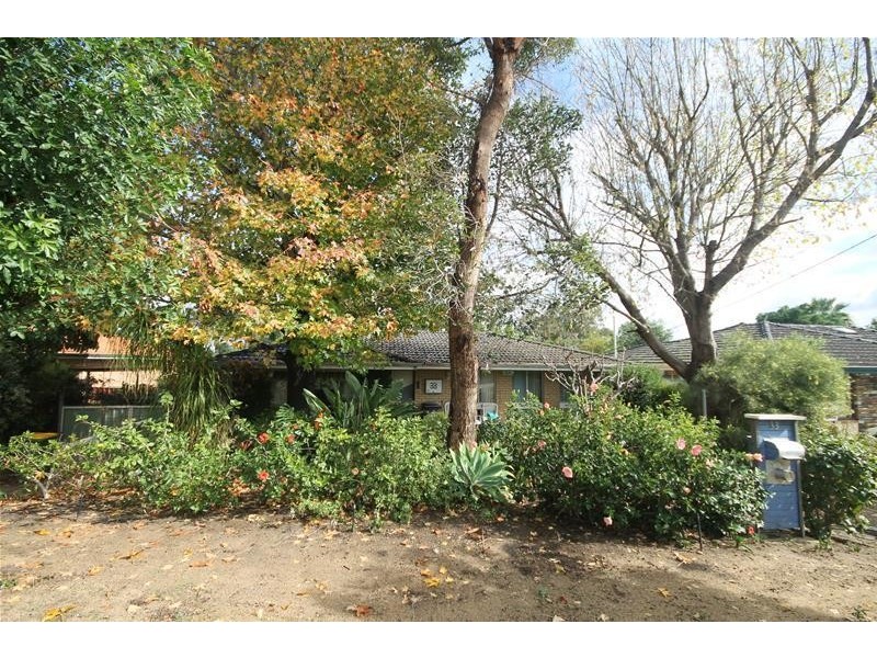 33 Valentine Road, Kelmscott WA 6111