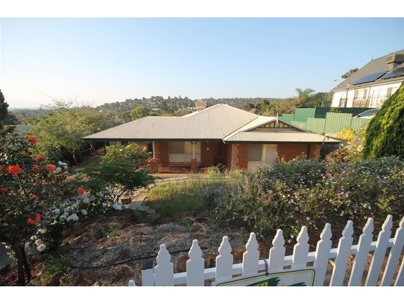 46 Amethyst Crescent, Mount Richon WA 6112