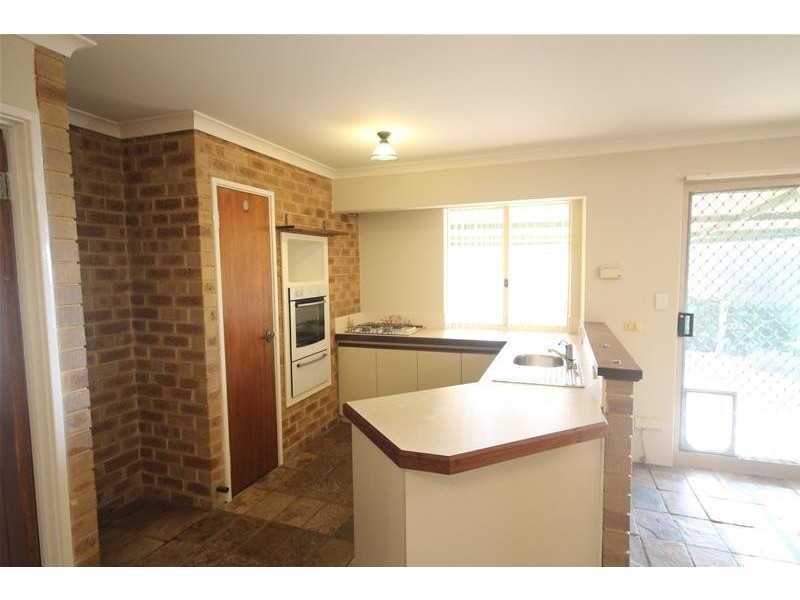 46 Amethyst Crescent, Mount Richon WA 6112