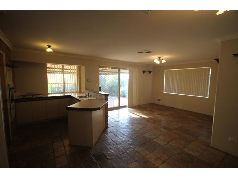 46 Amethyst Crescent, Mount Richon WA 6112