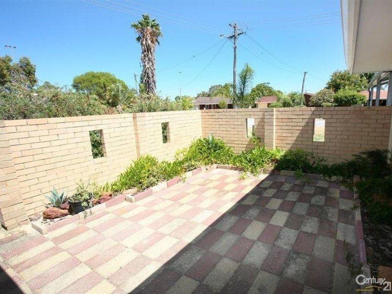 8 Woburn Way, Kelmscott WA 6111