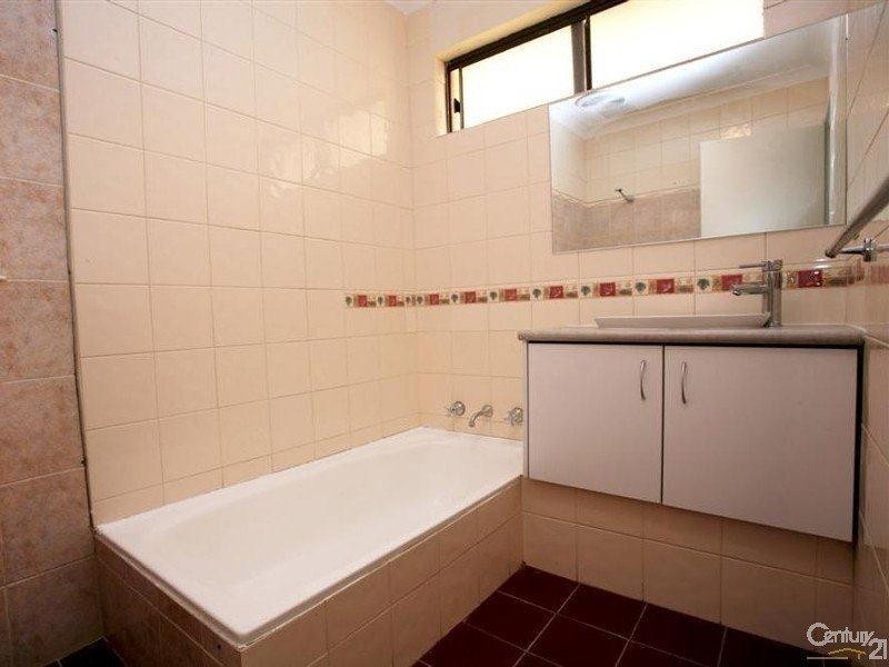 8 Woburn Way, Kelmscott WA 6111