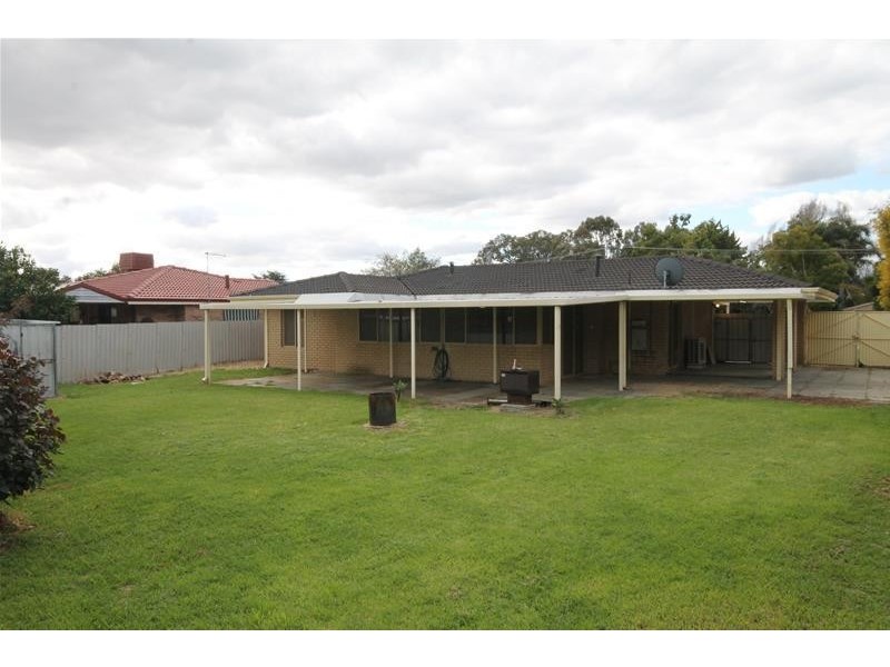 35 Wilcannia Way, Armadale WA 6112