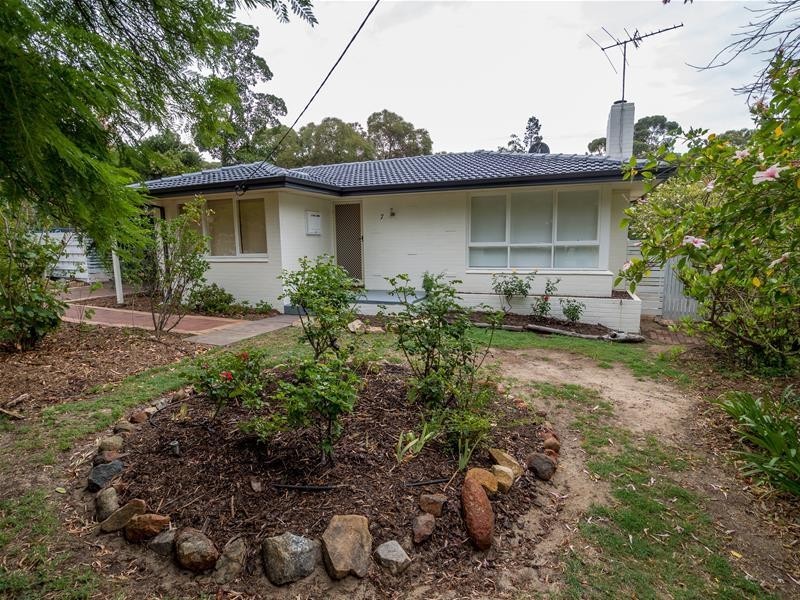 7 Ellen Street, Mount Nasura WA 6112