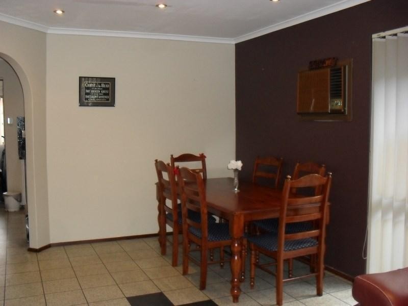 4 Mallard Street, Thornlie WA 6108