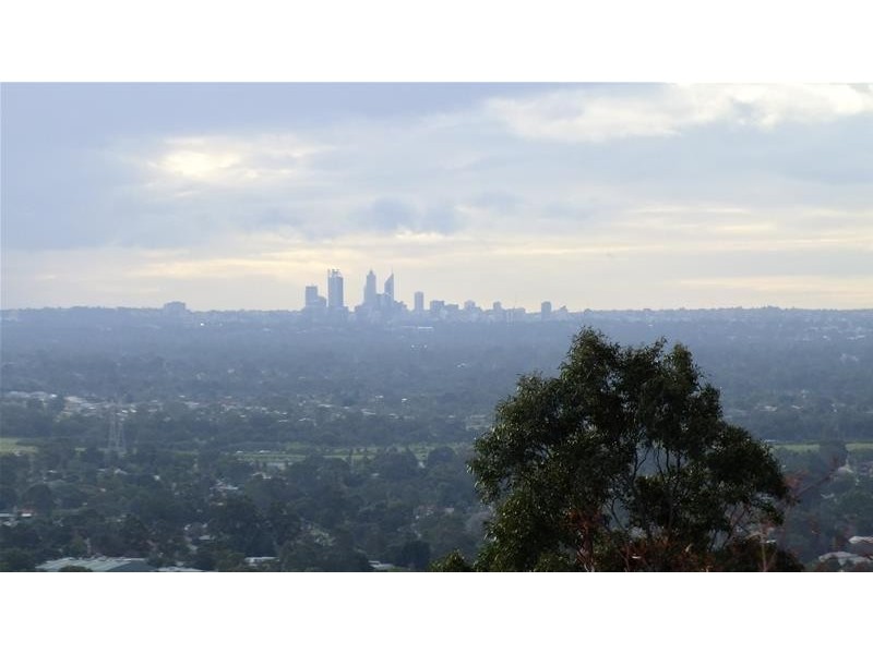 15 Vista Grove, Mount Nasura WA 6112