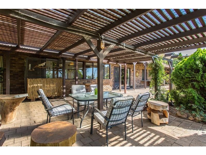 15 Vista Grove, Mount Nasura WA 6112