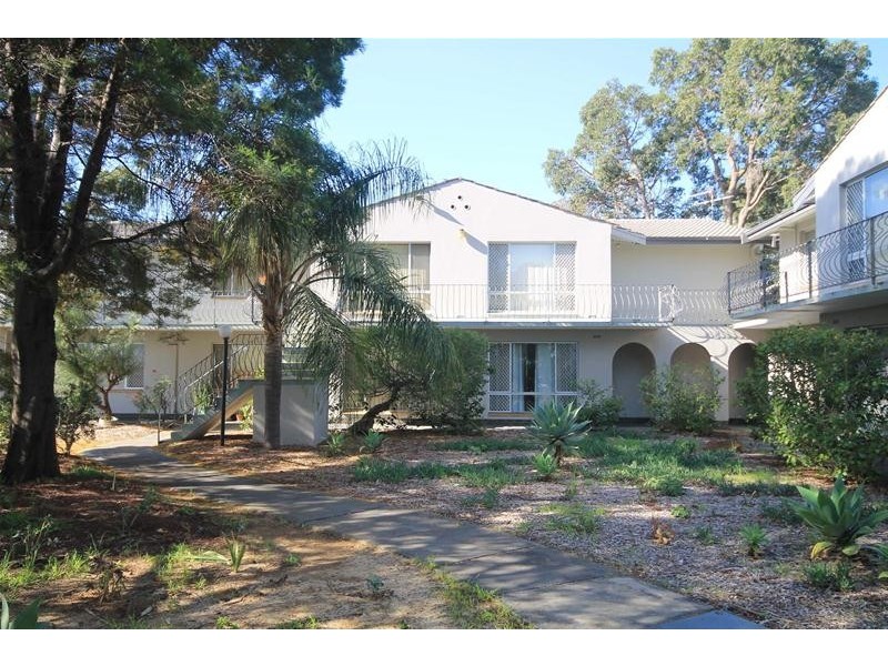 4/5 Fourth Road, Armadale WA 6112
