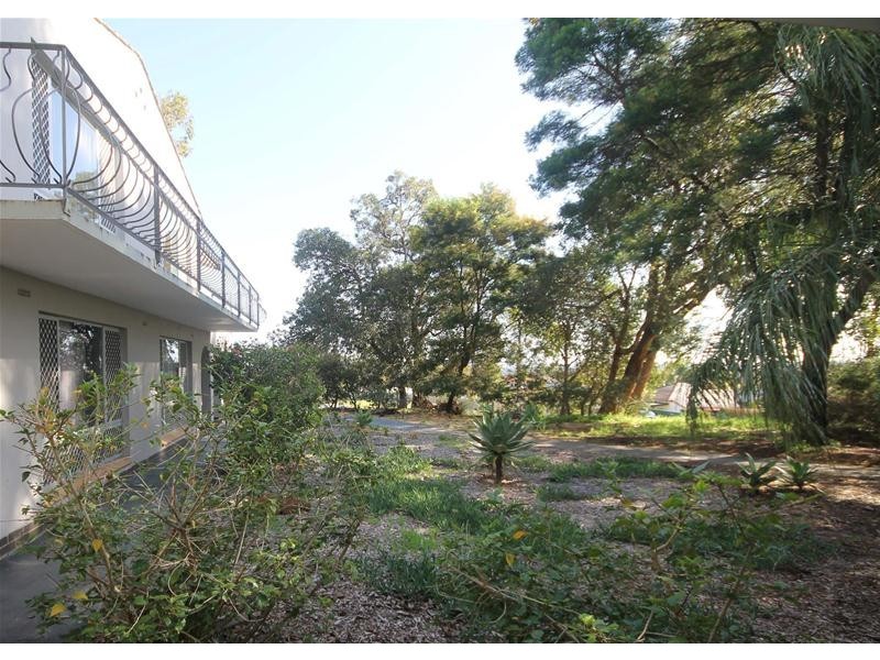 4/5 Fourth Road, Armadale WA 6112