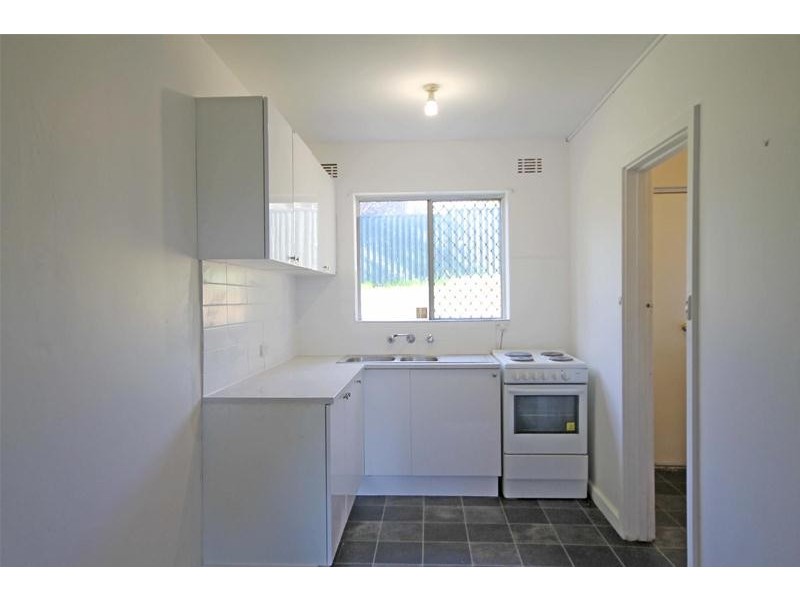 4/5 Fourth Road, Armadale WA 6112