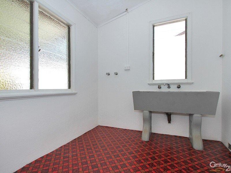 90 South Western Highway, Mount Richon WA 6112