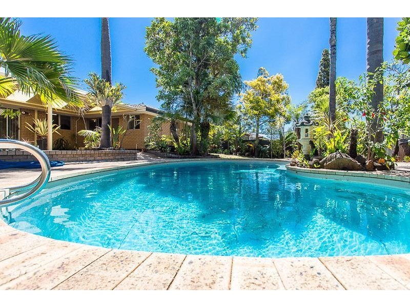 7 Romney Way, Parkwood WA 6147