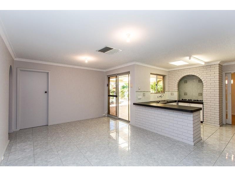 7 Romney Way, Parkwood WA 6147