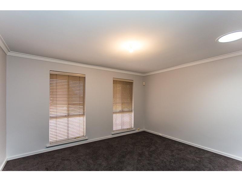 7 Romney Way, Parkwood WA 6147