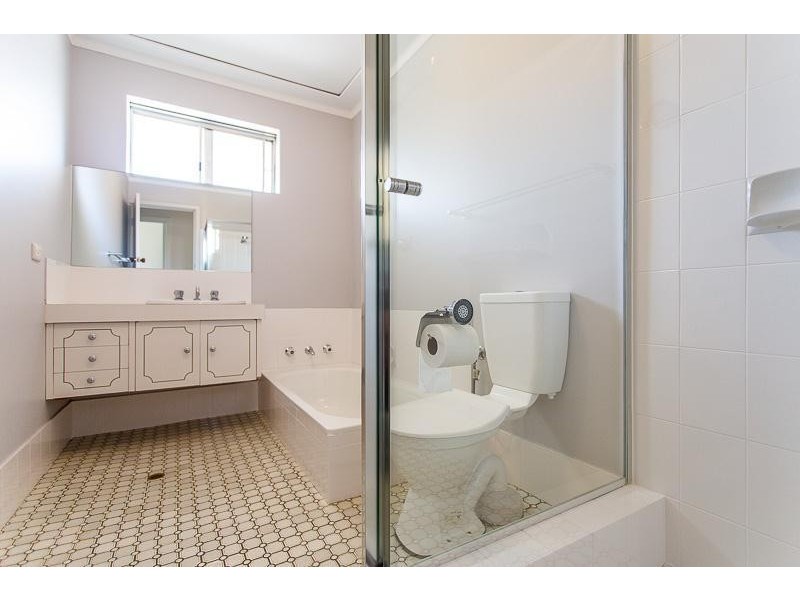 7 Romney Way, Parkwood WA 6147