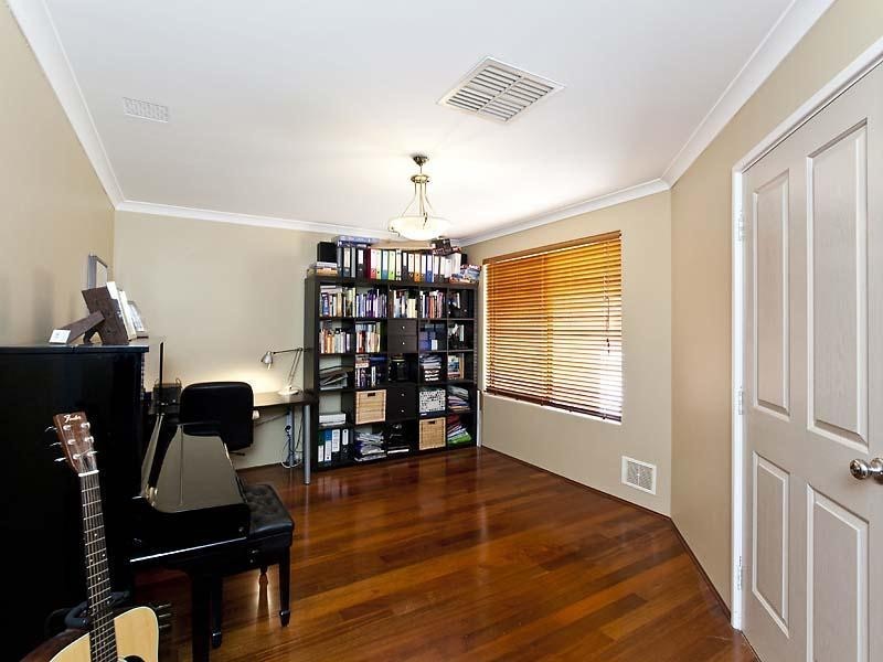 7 Bolger Gardens, Kelmscott WA 6111