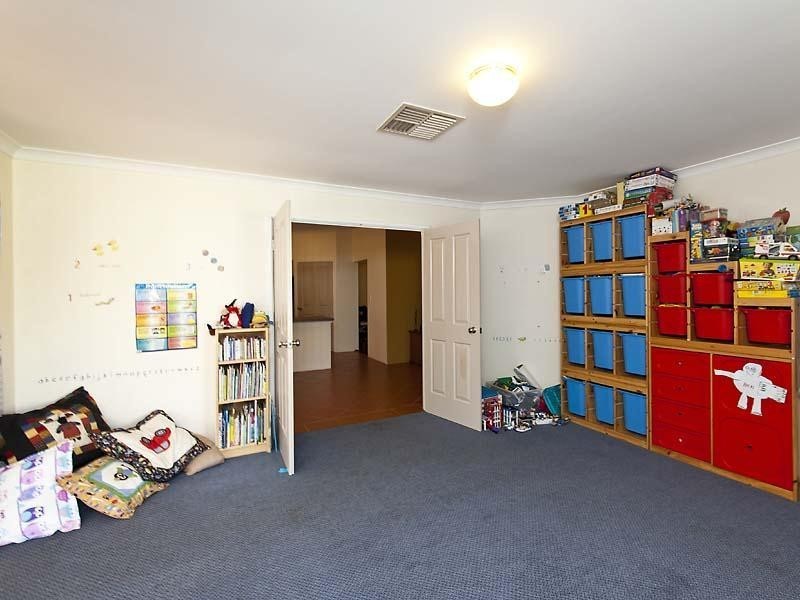 7 Bolger Gardens, Kelmscott WA 6111