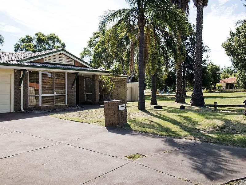 8 Troon Place, Camillo WA 6111