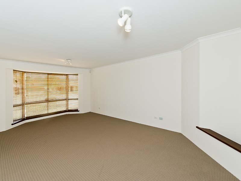 8 Troon Place, Camillo WA 6111