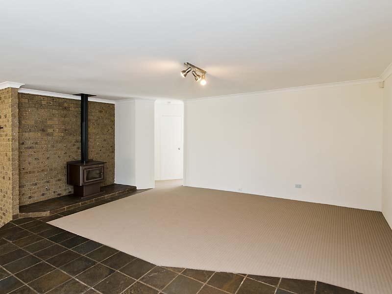 8 Troon Place, Camillo WA 6111