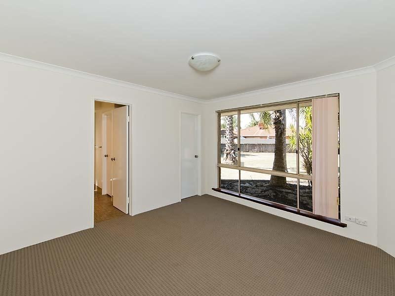 8 Troon Place, Camillo WA 6111