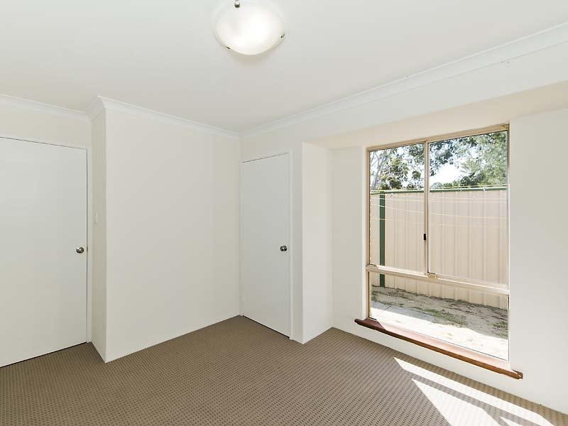 8 Troon Place, Camillo WA 6111