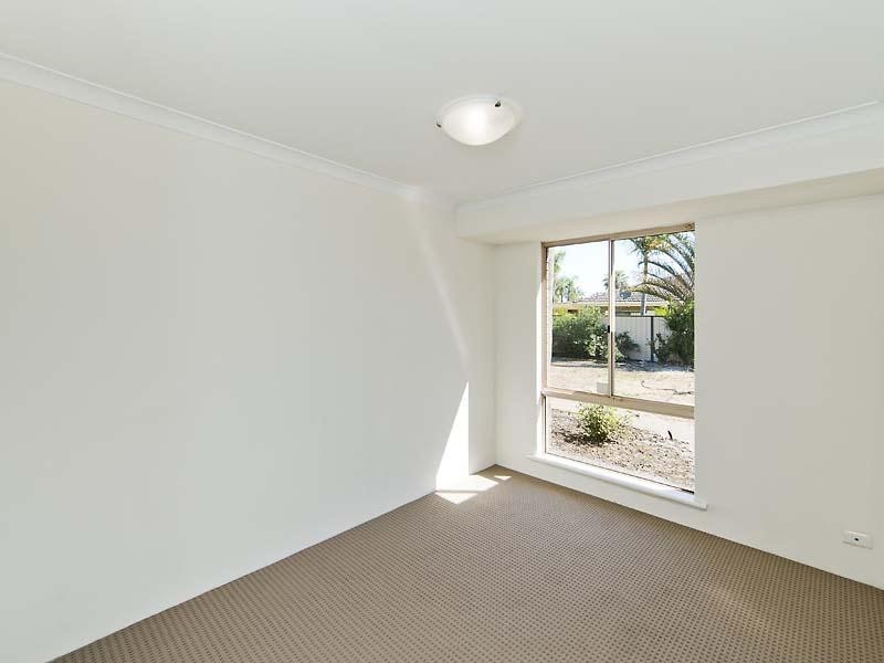 8 Troon Place, Camillo WA 6111