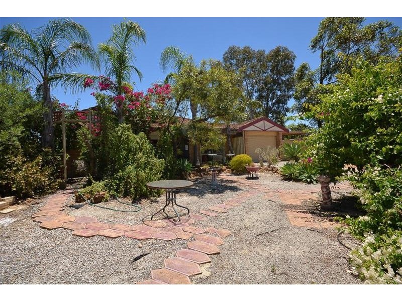 4 Bobtail Close, Brookdale WA 6112