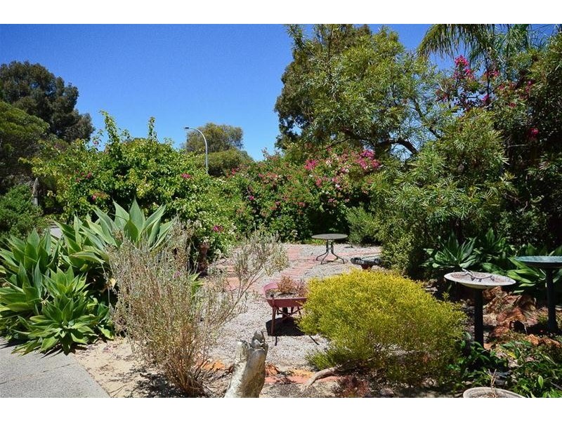 4 Bobtail Close, Brookdale WA 6112