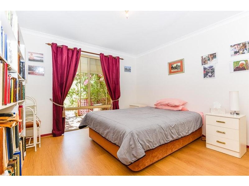 4 Bobtail Close, Brookdale WA 6112