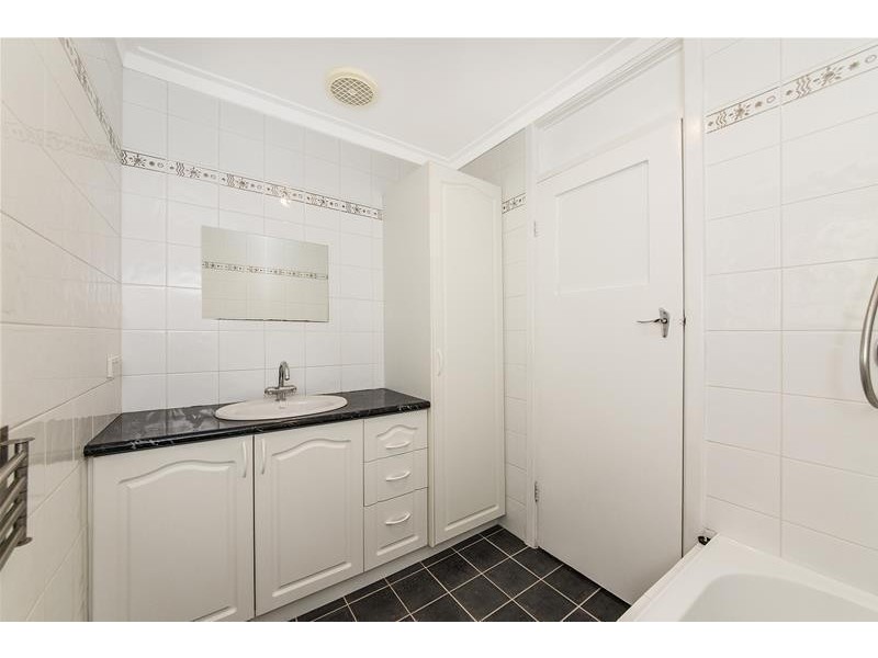 9 Oscar Street, Armadale WA 6112