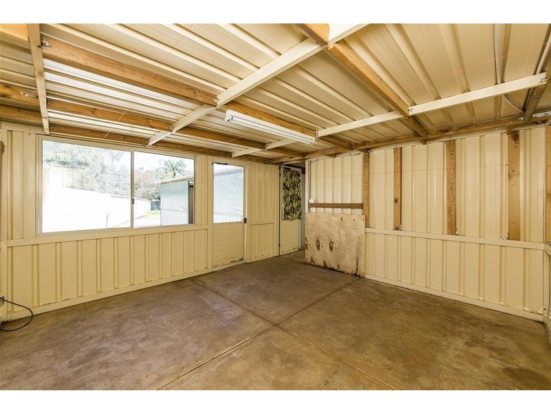 9 Oscar Street, Armadale WA 6112