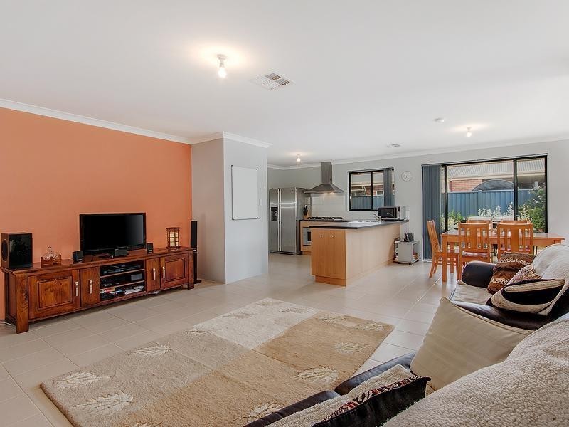 48 Plaistowe Boulevard, Byford WA 6122