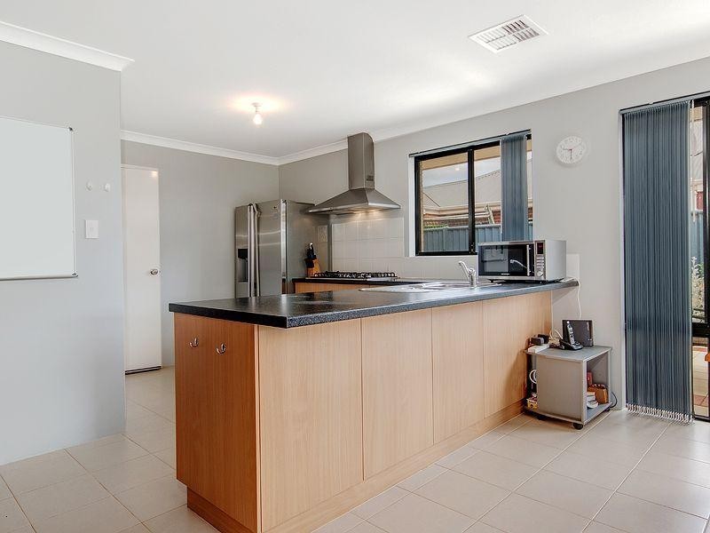 48 Plaistowe Boulevard, Byford WA 6122