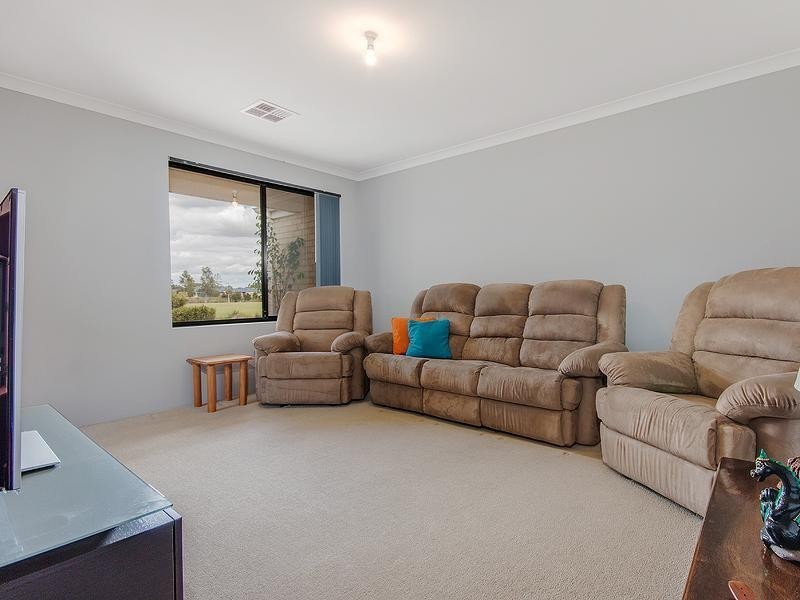 48 Plaistowe Boulevard, Byford WA 6122