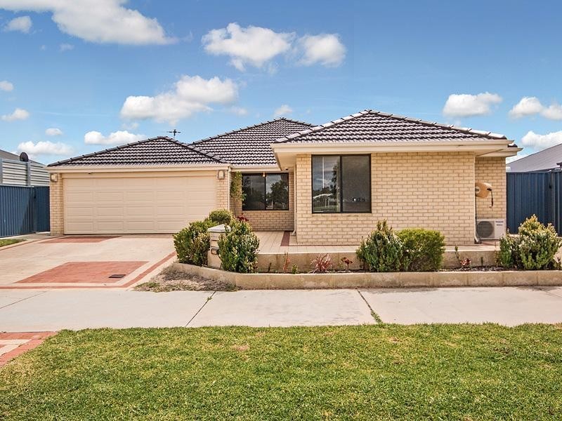 48 Plaistowe Boulevard, Byford WA 6122