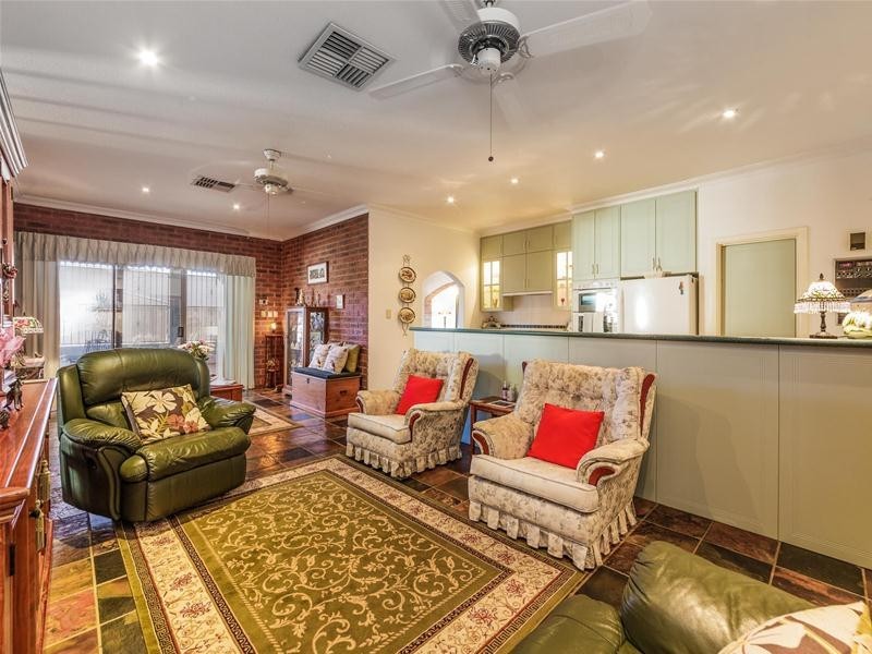 31 Onyx Road, Mount Richon WA 6112