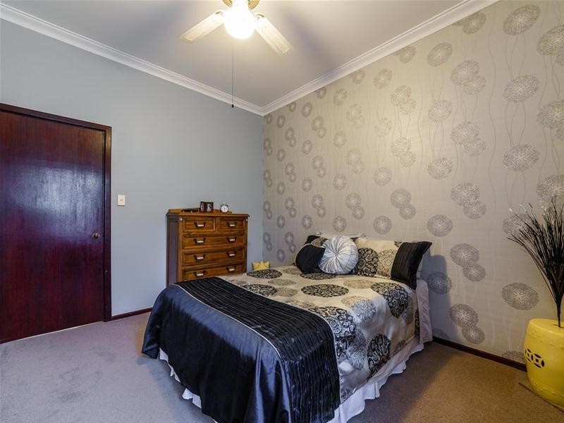 31 Onyx Road, Mount Richon WA 6112