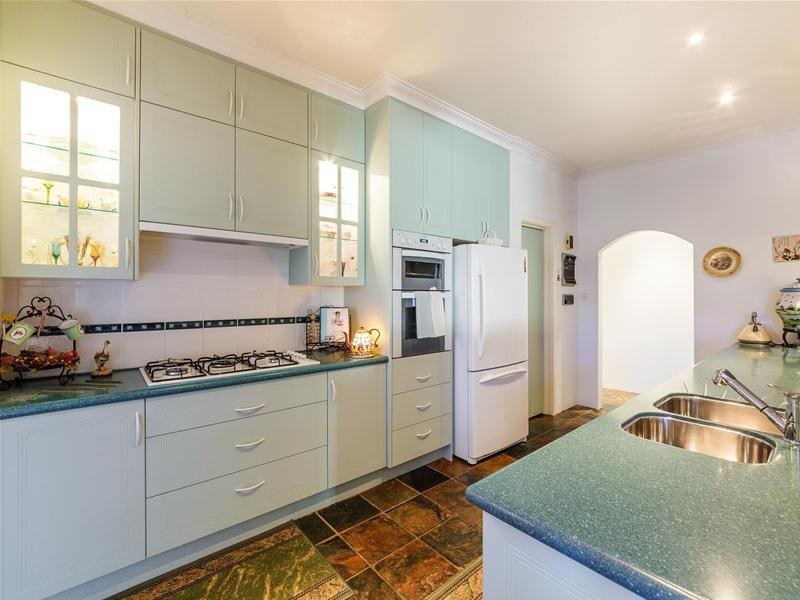 31 Onyx Road, Mount Richon WA 6112