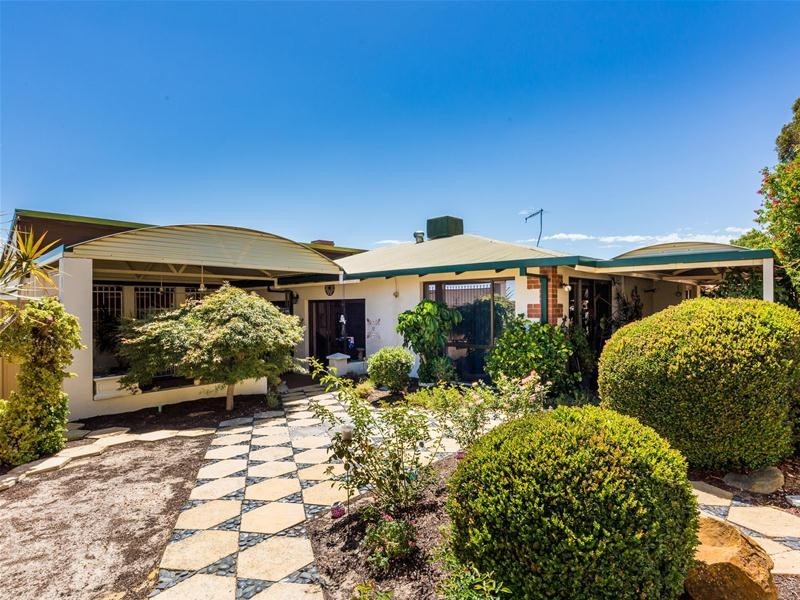 31 Onyx Road, Mount Richon WA 6112