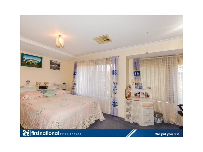 13 Skua Grove, Seville Grove WA 6112