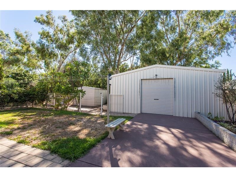 3142 Albany Highway, Mount Nasura WA 6112