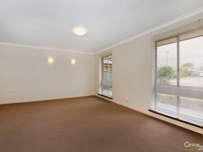 17 Glenhurst Court, Camillo WA 6111