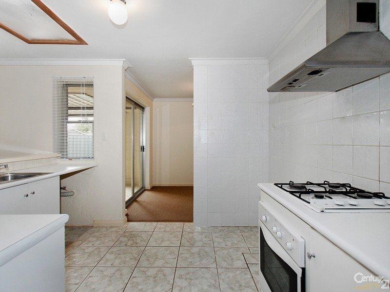 17 Glenhurst Court, Camillo WA 6111