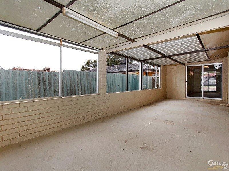 17 Glenhurst Court, Camillo WA 6111