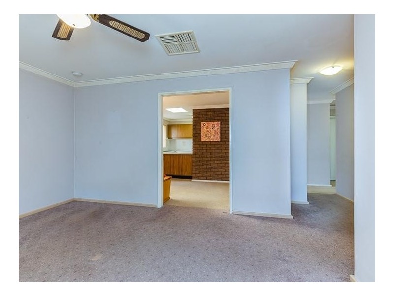 18 Clarence Road, Armadale WA 6112